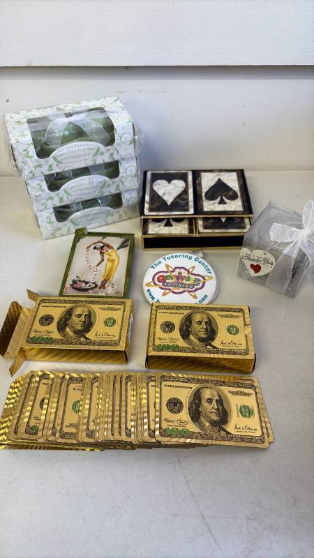 lot 3032 image: Playing cards, S&P shakers
