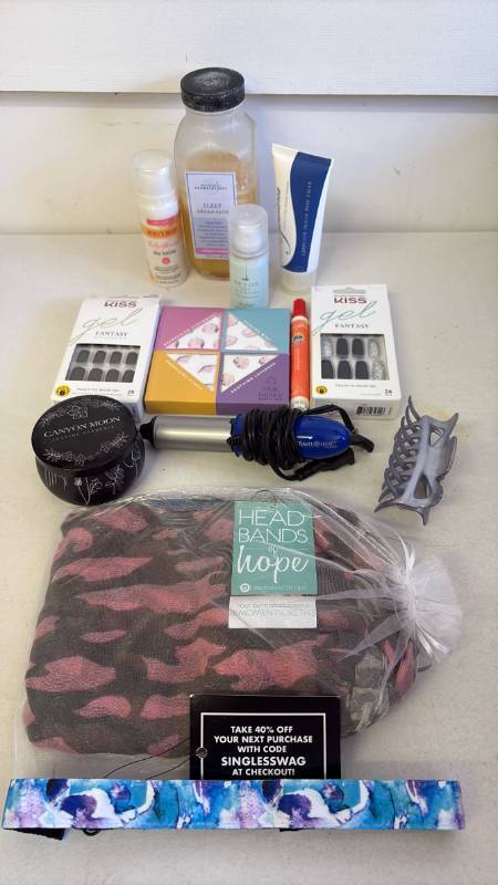 lot 3033 image: Travel curling iron (works) and more