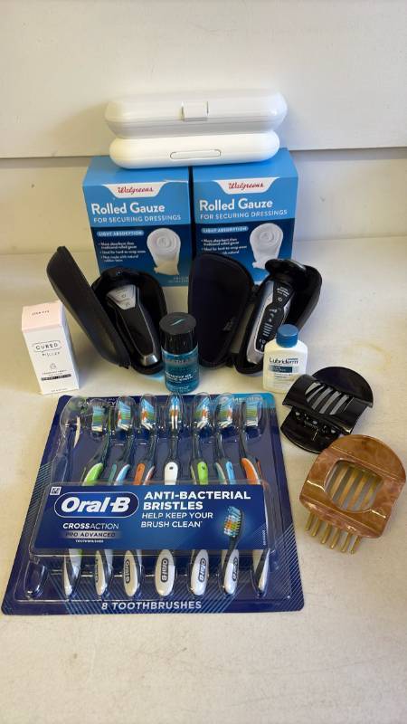 lot 3037 image: Razors (untested), toothbrushes and more