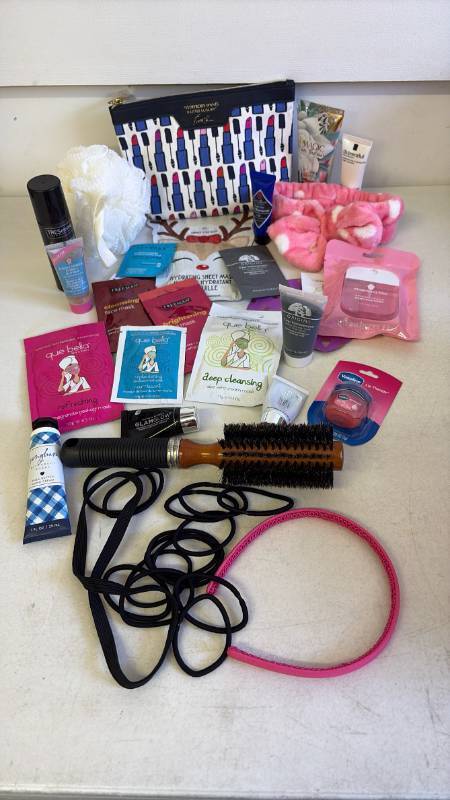 lot 3039 image: Face and hair care