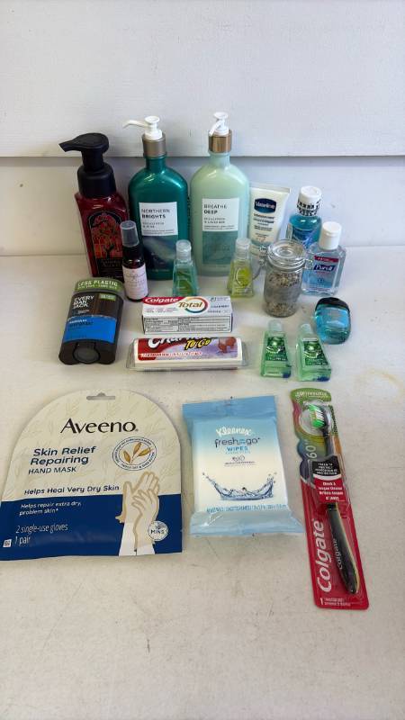 lot 3056 image: Lotion and more