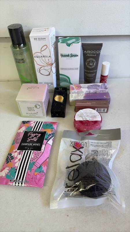 lot 3057 image: Skin care