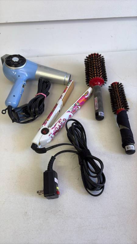 lot 3060 image: Hair care