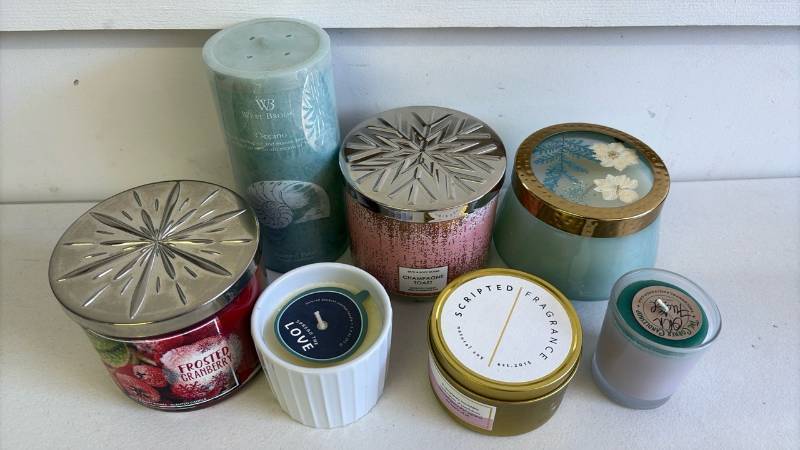 lot 3066 image: Candles