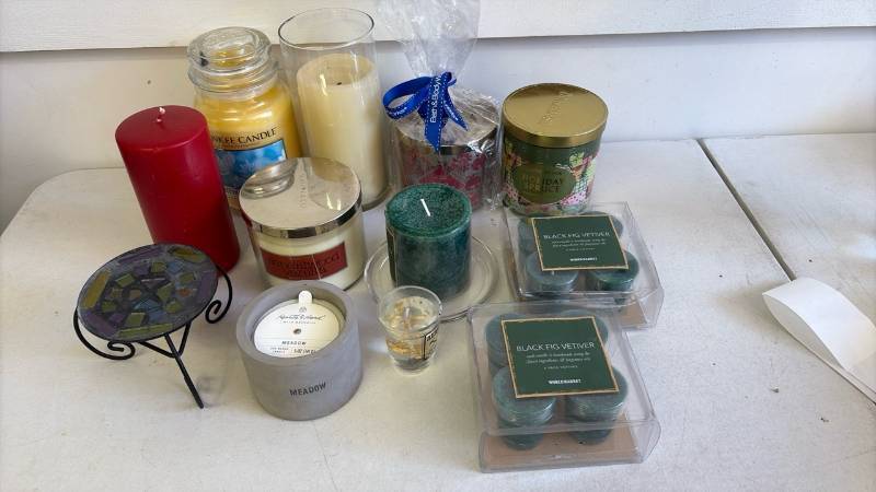 lot 3067 image: Candles