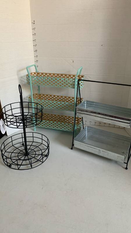lot 3069 image: Metal organizer stands