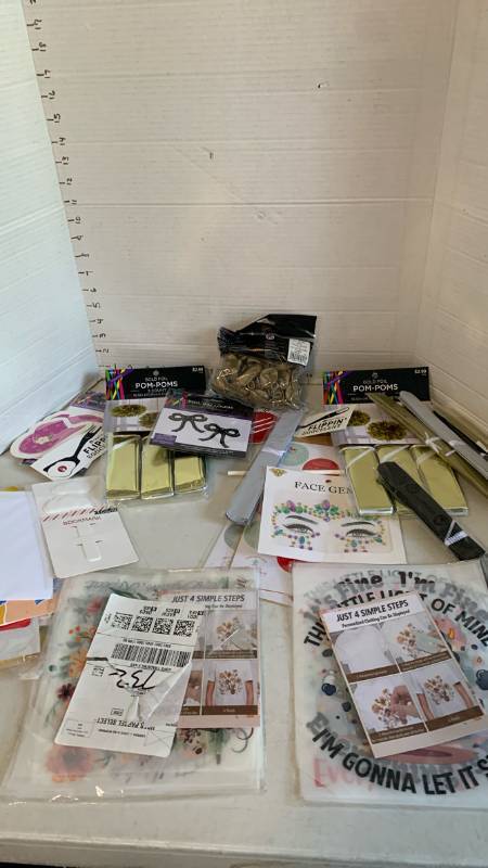 lot 3075 image: Party, accessories, face, gems, T-shirt, transfers, and more