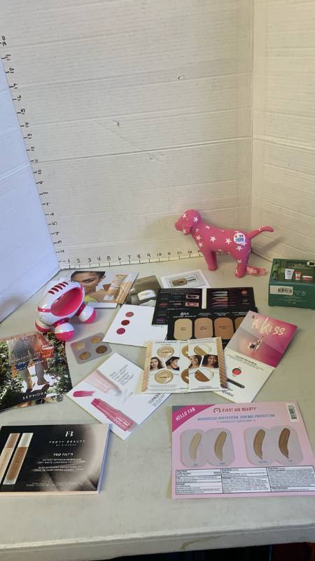 lot 3076 image: Beauty Sample Lot Beauty bareMinerals Milk Origins Victoria Secrets Pink Plush