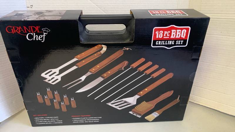 lot 3090 image: Grande Chef 18 Pc BBQ Grilling Set