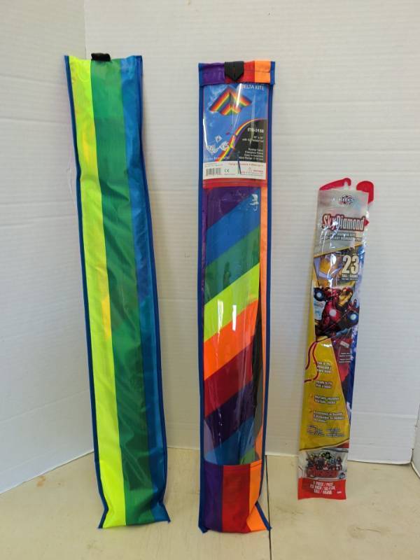 lot 3211 image: 3 kids kites