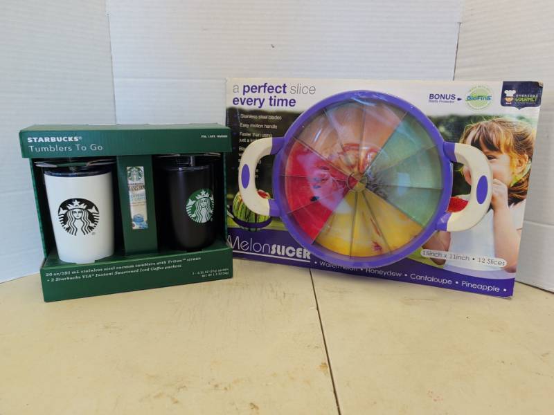lot 3305 image: Starbucks Tumblers To Go 20 oz Set with Everyday Gourmet Melon Slicer