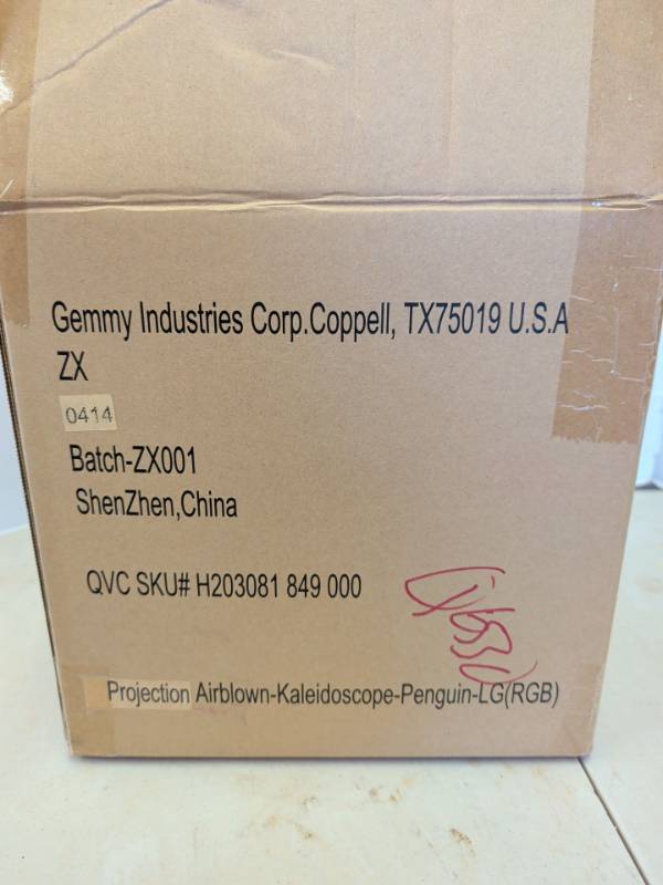 lot 3333 image: Gemmy Projection Airblown Kaleidoscope Penguin LG (RGB)