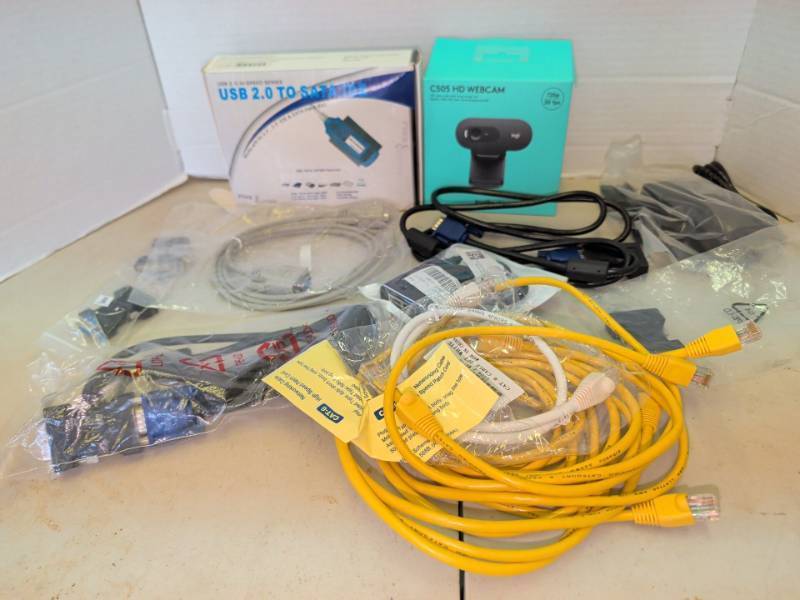 lot 3338 image: Logitech C505 HD Webcam 720p 30fps with USB 2.0 to SATAIDE Adapter and Cable Lot