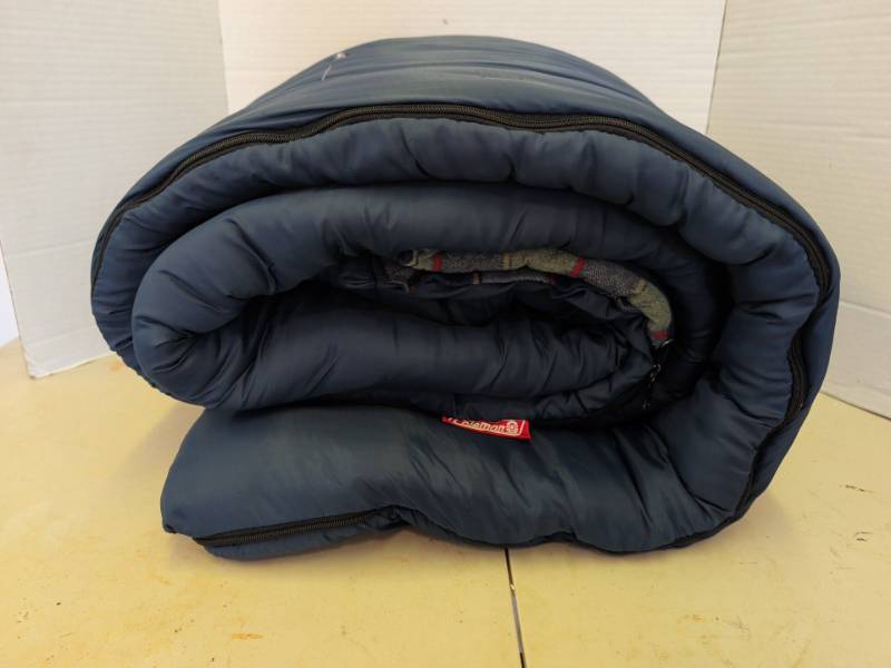 lot 3341 image: Coleman Sleeping Bag