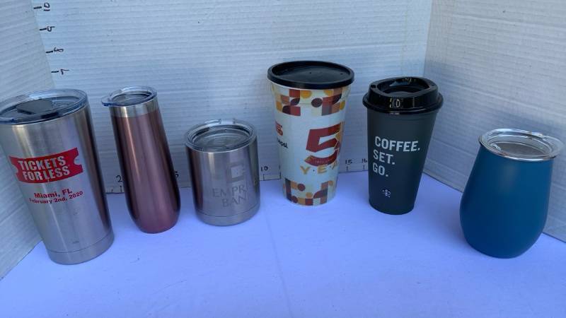 lot 3427 image: Travel cups