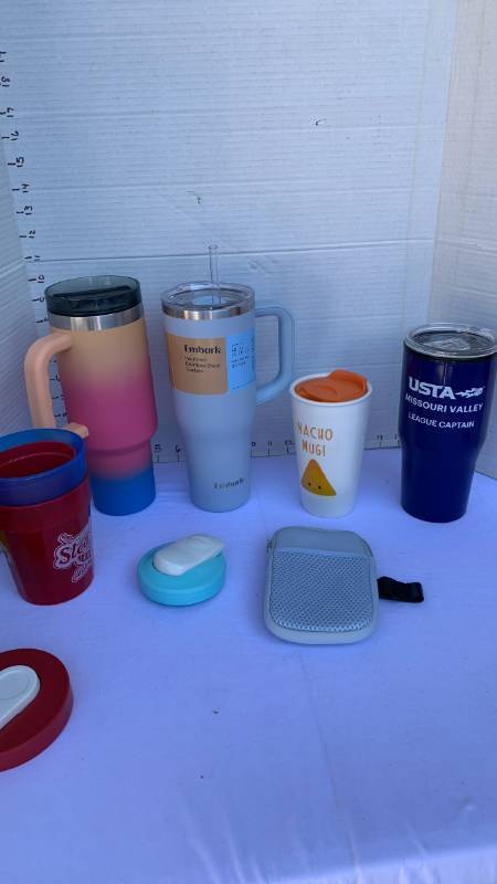 lot 3430 image: Travel cups