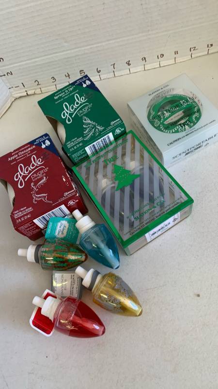 lot 3456 image: Bath & body air freshener, refills, and glade plug-ins