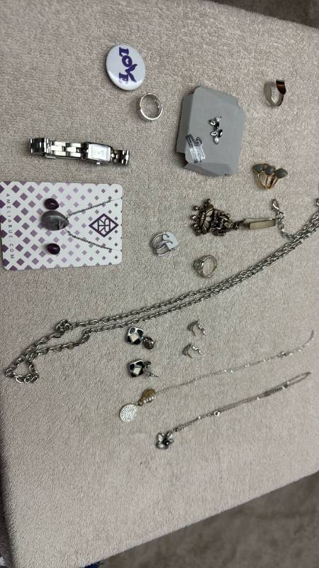 lot 1544 image: Ladies jewelry and Kennth Cole watch