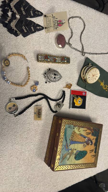 lot 1550 image: Ladies jewelry trinket box and more
