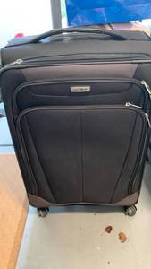 lot 3621 image: Samsonite Spinner Wheeled Suitcase Luggage 30x18x10