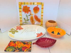 lot 3711 image: Autumn Themed Serving Lot Glass Leaf Plate, Blessings Platter, Pumpkin Dishes