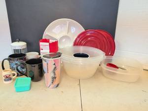 lot 3714 image: Mixed Kitchen Lot Starbucks Tumbler, Mugs, Silicone Popcorn Makers, Bowls