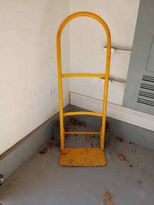 lot 4000 image: 2 Wheel Dolley