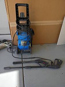 lot 4008 image: Electric Power Washer with Extra Wand