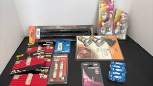 lot 4103 image: Mixed Halogen Light Bulb Lot 18W 20W 45W 50W 75W Philips Ace Feit GE