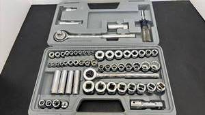 lot 4111 image: Craftsman Socket Set SAE and Metric with Ratchet and Plastic Case