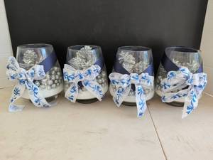 lot 4221 image: Decorative Container Set of 4 with Silver Pinecones Beads and Bow Accents 6in