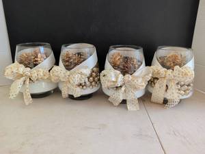 lot 4222 image: Glass Vessel Lot of 4 with Gold Pine Cones and Ribbon Bows 6in