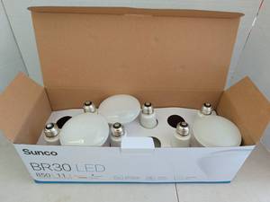 lot 4234 image: Sunco LED Bulbs 850 Lumens 11 Watt 5000K BR30 9 bulbs