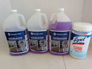 lot 4242 image: Members Mark Heavy Duty Degreaser 1 Gallon Lot of 3 Plus Lysol Wipes 95 Count