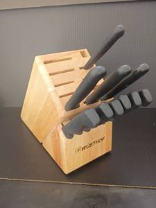 lot 4301 image: Steak Knives with Wooden Block
