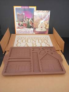lot 4302 image: Longaberger Pottery Gingerbread Country Cabin Mold