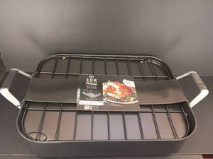 lot 4310 image: New  18K Gold Series 16.5in Roaster Pan