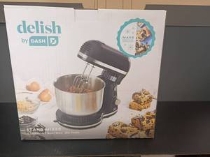 lot 4317 image: New in Box.  Delish by Dash.  Stand Mixer