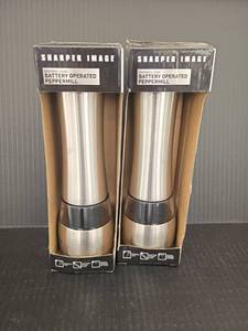 lot 4320 image: New. 2pcs Sharper Image Battery Operated Pepper Mills