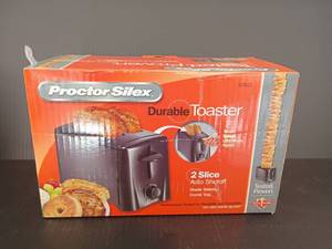 lot 4321 image: New in Box.   Proctor Silex Toaster