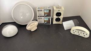 lot 4413 image: Assorted Night Lights, 2 LED Light L0403 Boxes, Tripp Lite Isoblok IB2-O