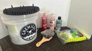 lot 4422 image: Chemical Guys Car Care Lot Diablo Wheel Cleaner Speed Wipe Honeydew Snow Foam and more
