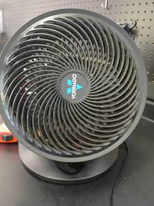 lot 4506 image: 11in Vornado Fan