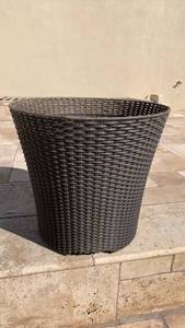 lot 5024 image: Dark Brown Woven Pattern Tapered Planter Pot 19x21
