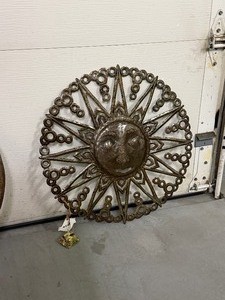 lot 4505 image: Another 22in Diameter Metal Outdoor Decor