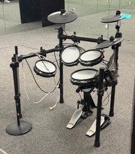 lot 29 image: Simmons Electronic Drum Kit with Drum Pads, Cymbal Pads and Module located in basement