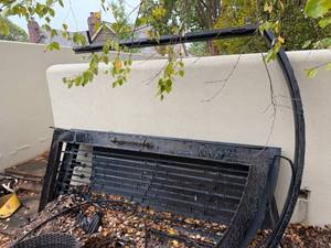 lot 6012 image: Iron framed 2-door gate system