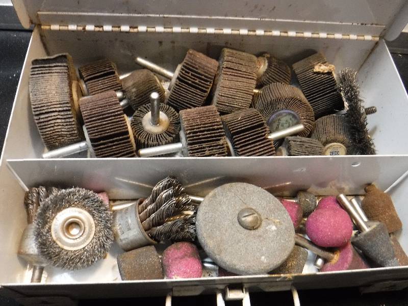 lot 1011 image: case full of drill wire brushes and grinding stones