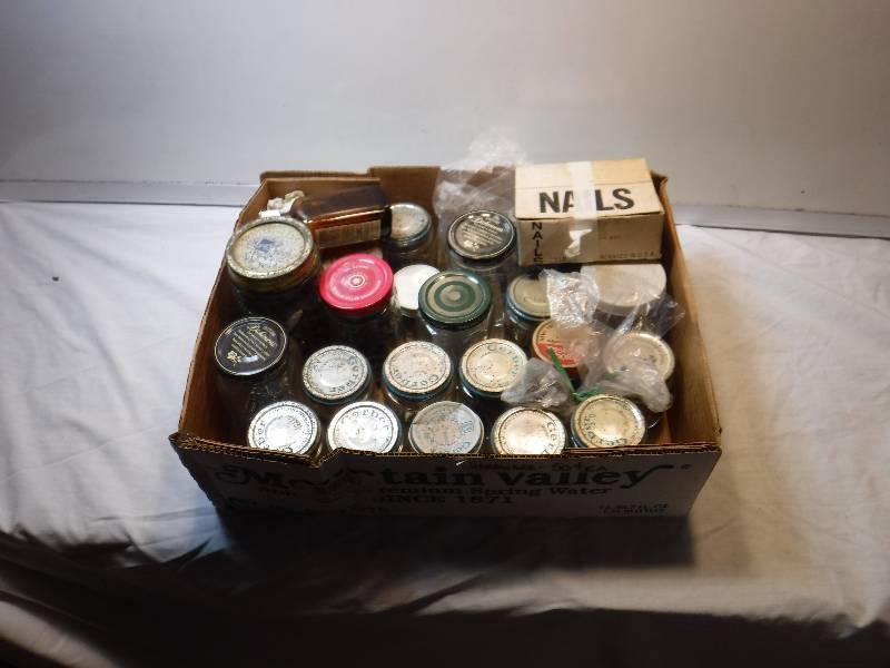 lot 1028 image: assorted finishing nails
