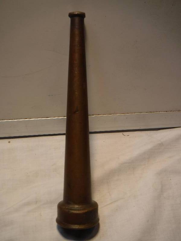 lot 1047 image: Vintage brass hose nozzle